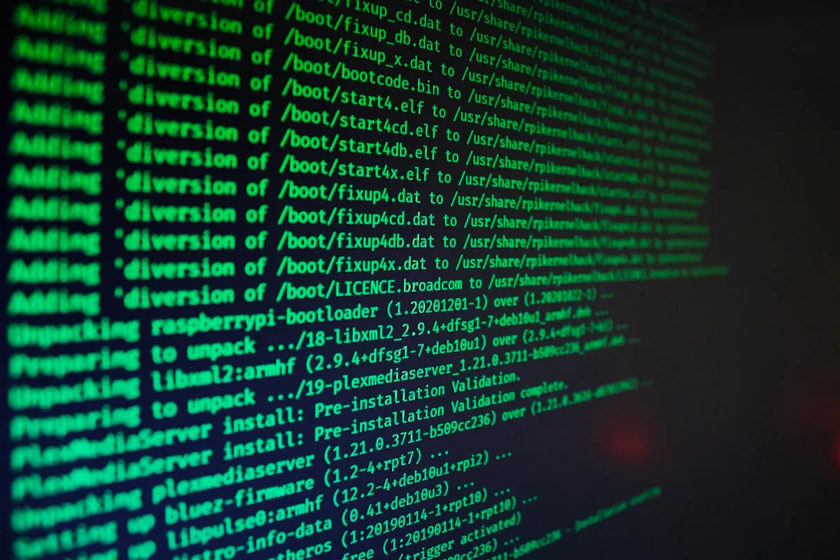 Monitor sa kodom u terminalu